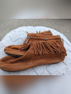 Women's Minnetonka Brown Leather Fringe Booties Size 9
